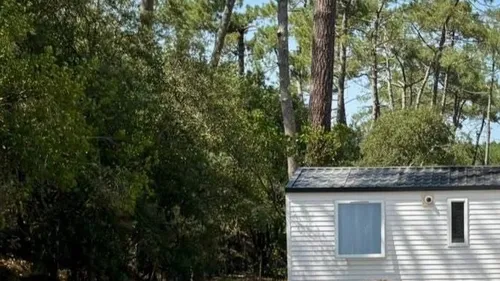 Face au risque d'incendie, on évacue les campings de Lacanau