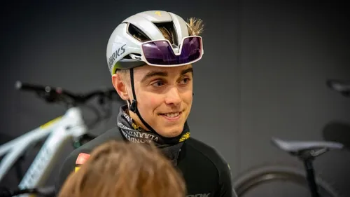 Le cycliste sarthois Louis Rouland de retour de La Vuelta