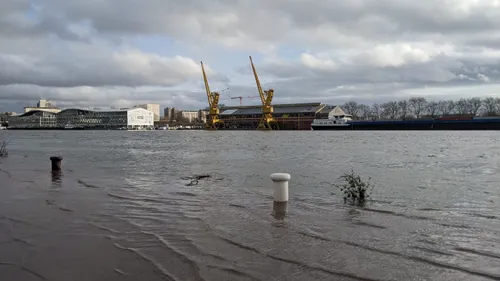 Rouen : la crue de la Seine provoque des bouchons