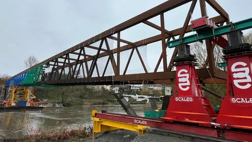 Sablé-sur-Sarthe : la passerelle est enfin en place