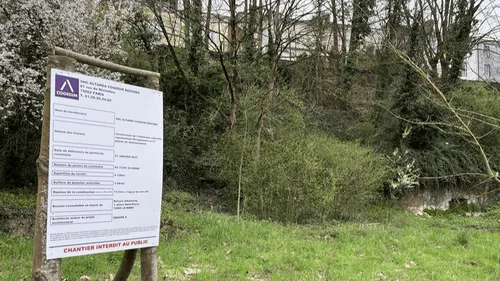 Le Mans : et un et deux et... trois immeubles au pied de la muraille