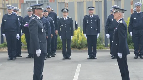 Le Mans : trois policiers médaillés après le sauvetage de la rue du...