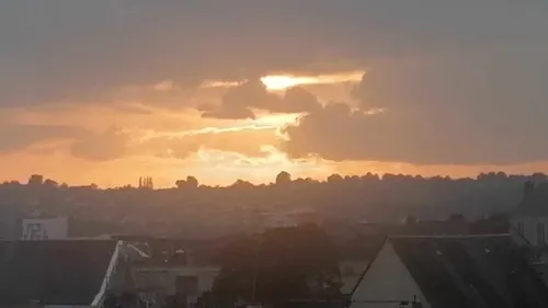 Odeur de brûlé dans l'ouest : un panache de fumée venu de Madère