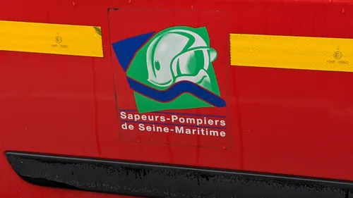 Près de Rouen, un feu dans un hangar de 600 mètres carrés