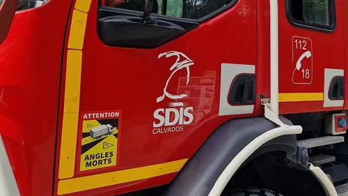 Lisieux : l'incendie d'une voiture sans permis se propage à l'immeuble