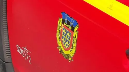 Beaumont-Pied-de-Bœuf : un car scolaire détruit par les flammes