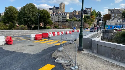 Le Mans : une piste cyclable à double-sens sur le pont Yssoir