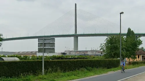 En Seine-Maritime, un homme se jette du pont de Brotonne