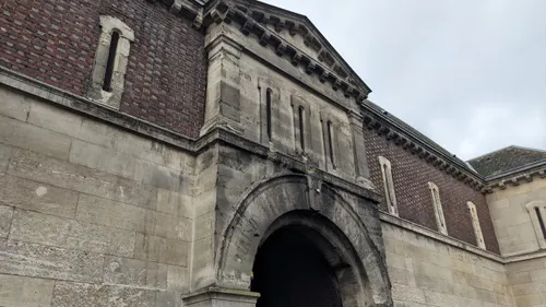 Morsure, téléphones, drogues et lames artisanales à la prison de Rouen