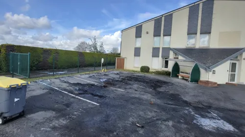 Caen : plusieurs véhicules incendiés devant le Service...