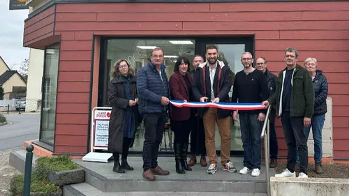 Saint-Poix : après deux ans de fermeture, l'unique commerce reprend...