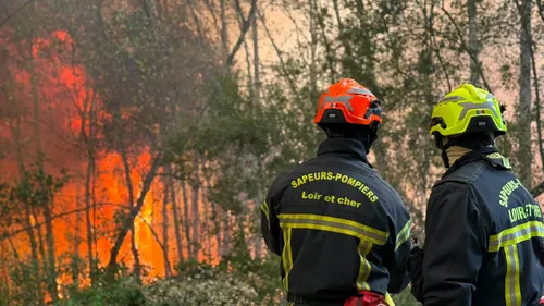 Incendie à Villeny : la situation sous contrôle mais les pompiers...