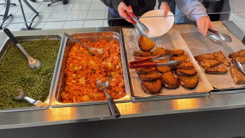 Hérouville-Saint-Clair : ce collège expérimente le self participatif