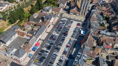 A Verneuil-sur-Avre, les marchés reviennent sur la place de la...
