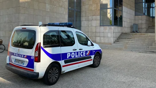 Sarthe : il menace de faire exploser sa maison avec une friteuse