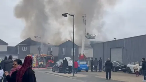 Val-de-Reuil : sept maisons en proie aux flammes