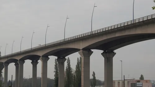 Caen : un homme se jette du viaduc