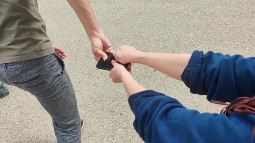 Le Mans : son visage apparaît sur l'écran, elle récupère son IPhone...