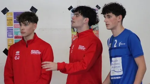 "On ne réalise pas bien encore" : trois jeunes volleyeurs sarthois...
