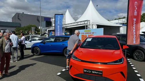 À la Foire du Mans, les voitures chinoises séduisent les Sarthois