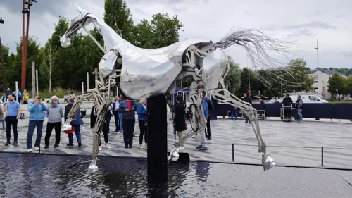 A Rouen, le public découvre "Zeus", star des JO