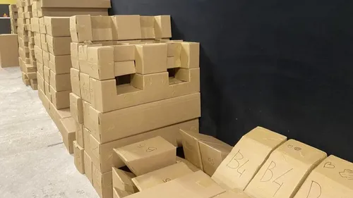 Bourges : une tour de Beurre en carton de 20 mètres pour marquer...