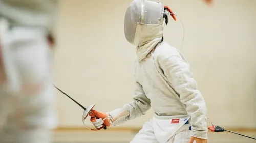 Hérouville-Saint-Clair : l'escrime pour réparer les violences...