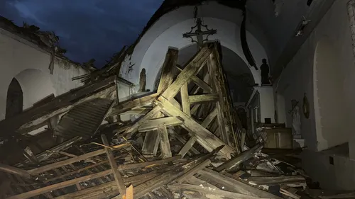 Orages : le clocher de l'église de Valailles s'est effondré