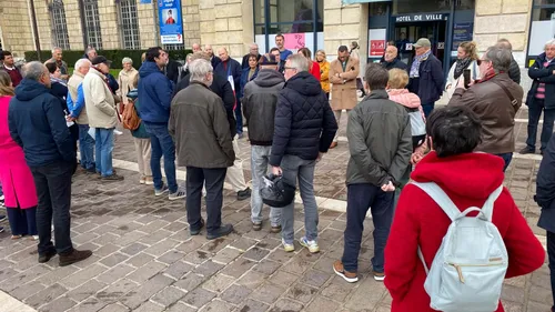 Rouen : rassemblement devant la mairie après les pillages du...