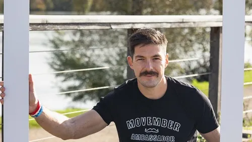 Moustache, sport et bonne humeur : ce coach se mobilise pour Movember