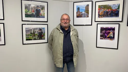  "Il suffit de garder son âme d’enfant" : une expo photo Playmobil...