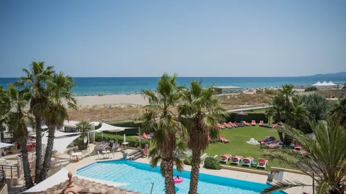 Canet-en Roussillon : l'hôtel "Les Flamants Roses" vous accompagne...