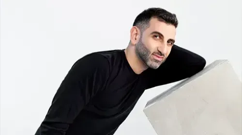 Saint-Estève : Qui est ce comédien / humoriste , prochainement sur...