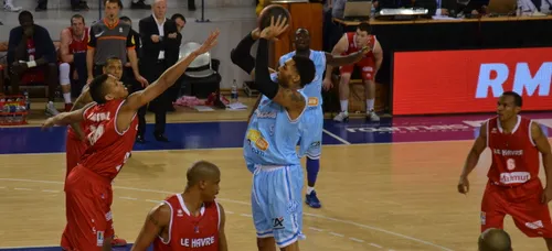 Chorale : Jamelle Hagins vers la sortie