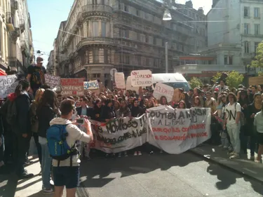 Mobilisation de soutien à Saint-Etienne où trois élèves sont...
