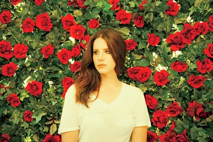 Lana Del Rey dément avoir dit « vouloir être déjà morte »