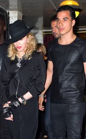 Madonna aime les mecs jeunes