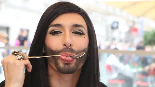 Conchita Wurst ne se voit pas en « vieille drag queen »