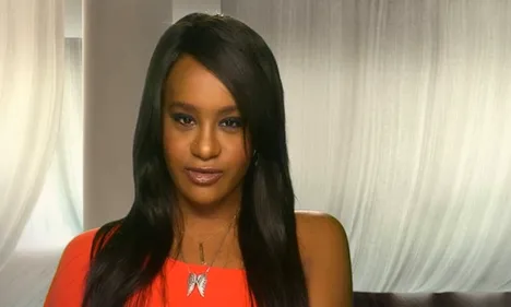 Bobbi Kristina, fille de Whitney Houston, entre la vie et la mort