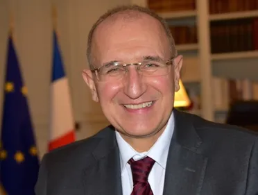 Roanne : le Préfet de la Loire régularise un sans-papier, meilleur...