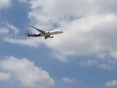 Ecotaxe sur les billets d'avion : un premier pas pour EELV