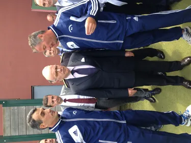 Cazeneuve annonce des renforts policiers pour Saint-Etienne...