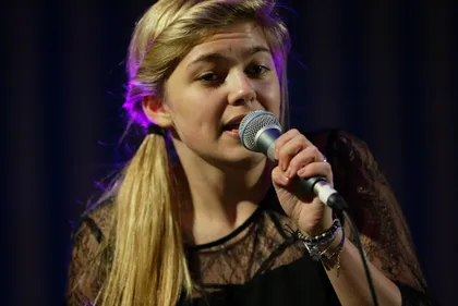 Louane : une tournée des Zénith en 2016 sans concert à Saint-Etienne