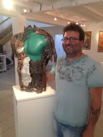 Le buste de Loïc Perrin exposé à Saint-Etienne