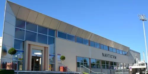 Nicolin envisage la fermeture des centres nautiques de Roanne et du...