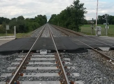 Météo orageuse : la SNCF interrompt son trafic sur plusieurs lignes...