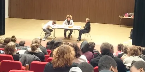 Roanne : le théâtre pour mettre des mots sur l'autorité parentale