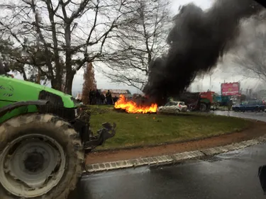 Loire : une centaine d'exploitations agricoles en attente des...