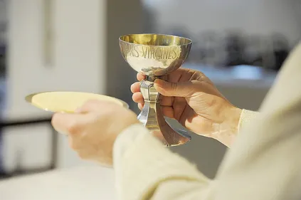 Prêtre pédophile : ce qu'en pensent les fidèles de l'église...