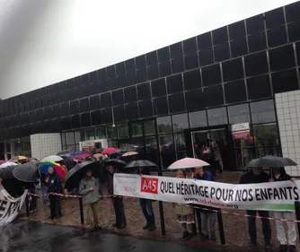 Manifestation contre l'A45 : les élus et Gaël Perdriau chahutés...